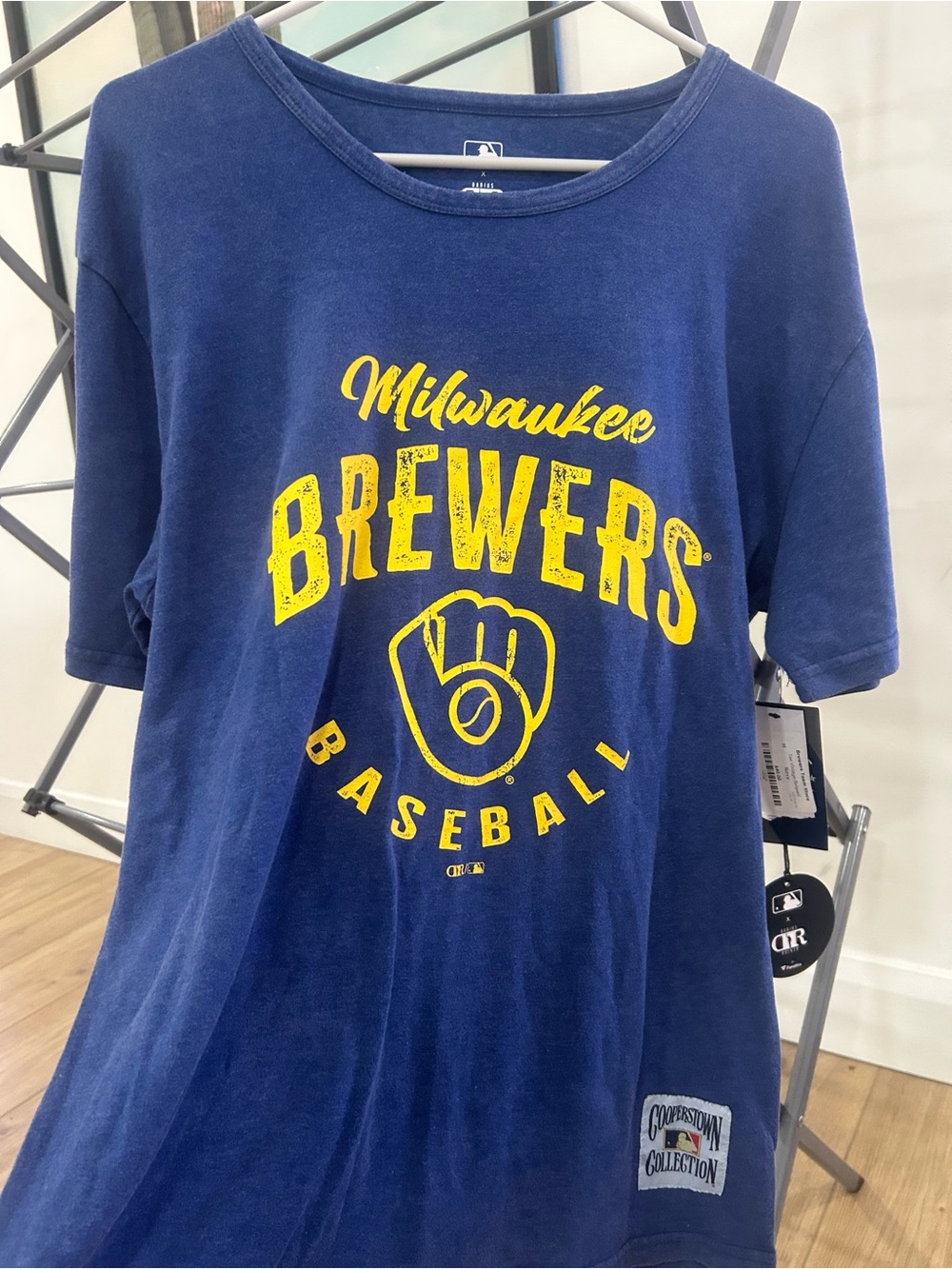 MLB Navy and Yellow Milwaukee Brewers Graphic Tee Women’s Fit Size Medium
